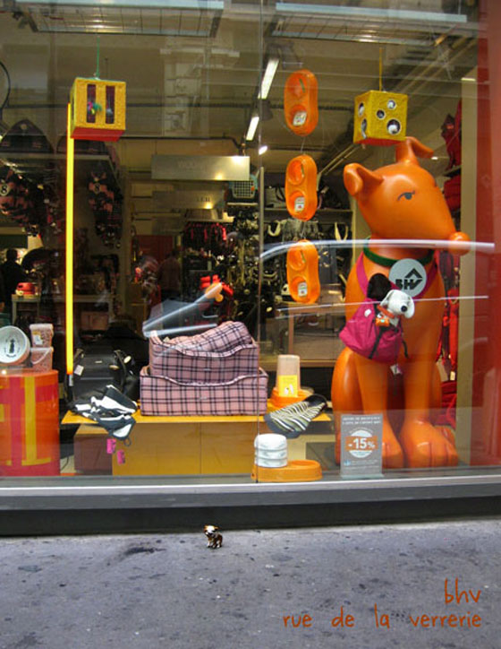 paperpets paris 10-10  bhv store front1
